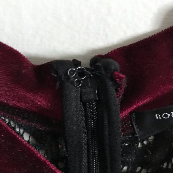 Romeo & Juliet Couture Lace & Velour Dress - Picture 5 of 9